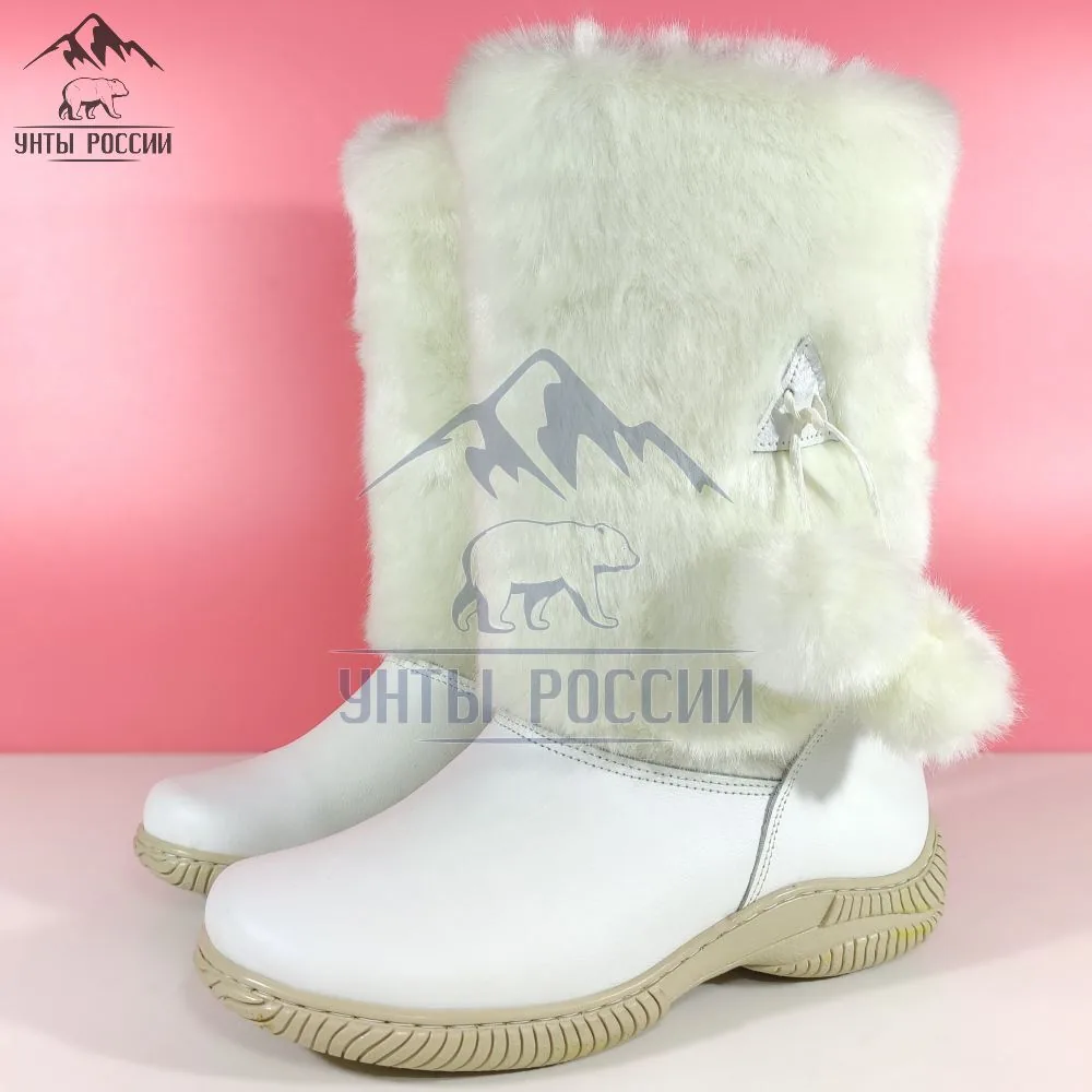 Унты женские натуральные белые кожаные с бубенчиками, литая подошва, артикул 60059