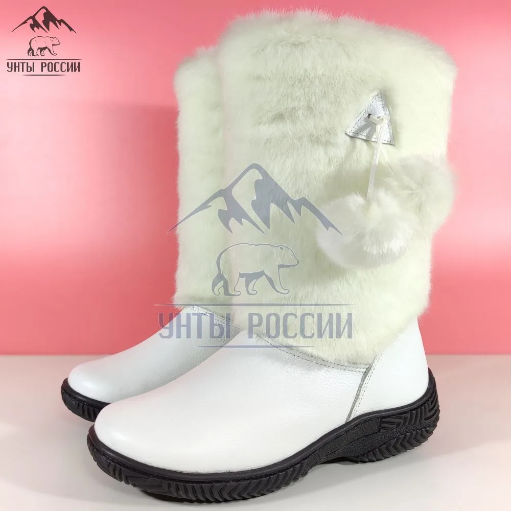 Унты женские натуральные белые кожаные с бубенчиками, литая черная подошва, артикул 60060