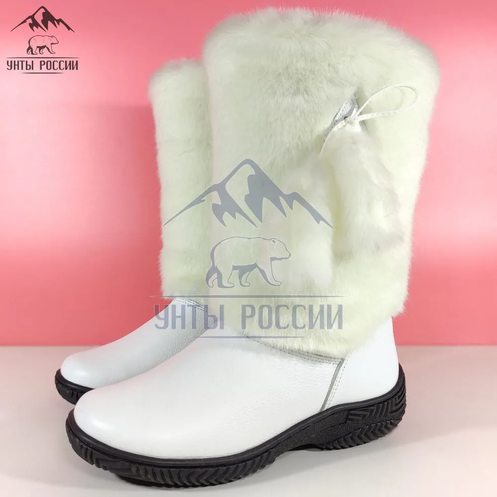 Унты женские натуральные белые кожаные с бубенчиками, литая черная подошва, артикул 60061